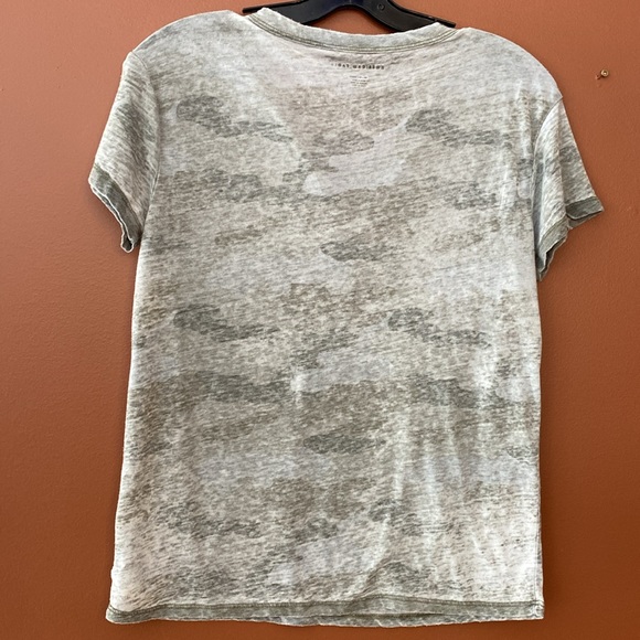 American Eagle camo T-shirt in size extra small with tie front. - Picture 2 of 8